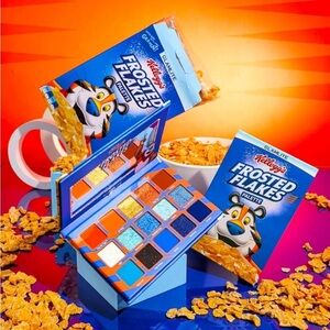 GLAMLITE Frosted Flakes Eyeshadow Palette 15 highly pigmented shades NIB